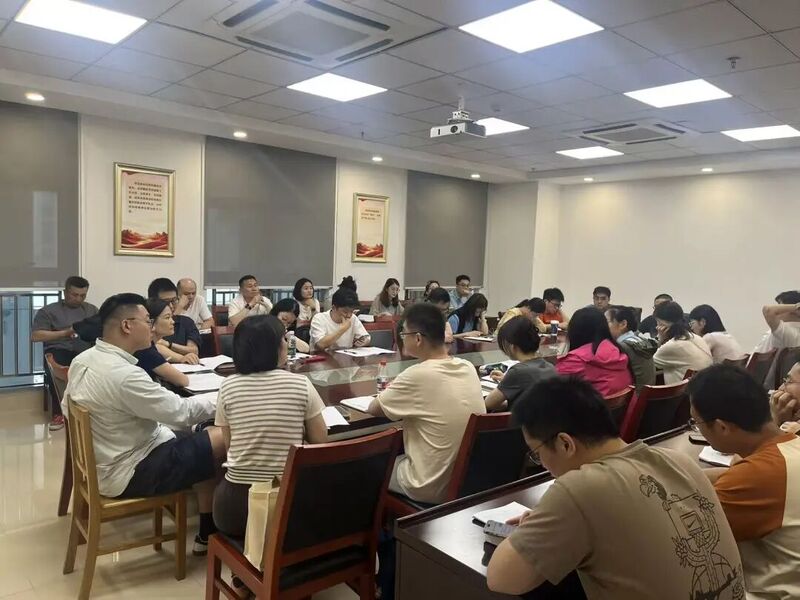4分组研讨2.jpg